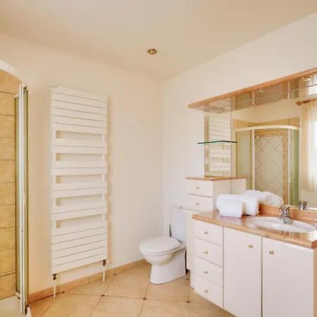 Grande Maison Vue Au Casa de Férias *